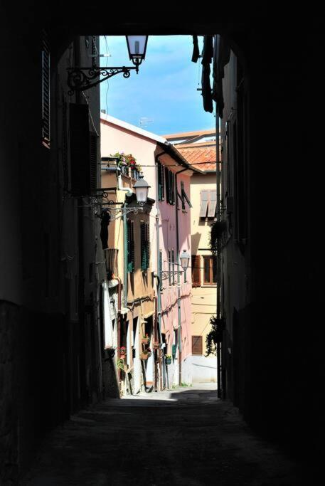 Sunny Courtyard Lägenhet Piombino Exteriör bild